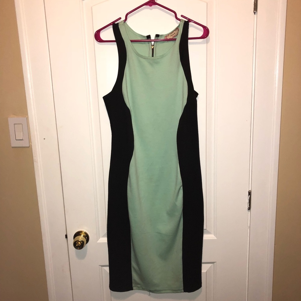 Black and green causal dress size Large
